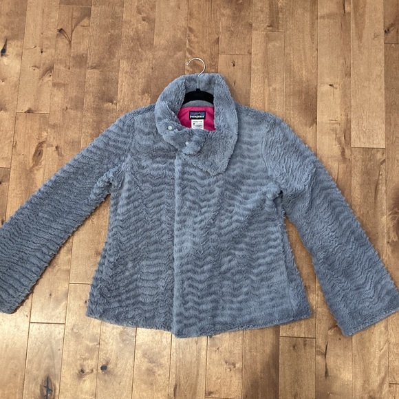 Patagonia Pelage Jacket Faux Fur Gray; Size Small - Picture 3 of 11